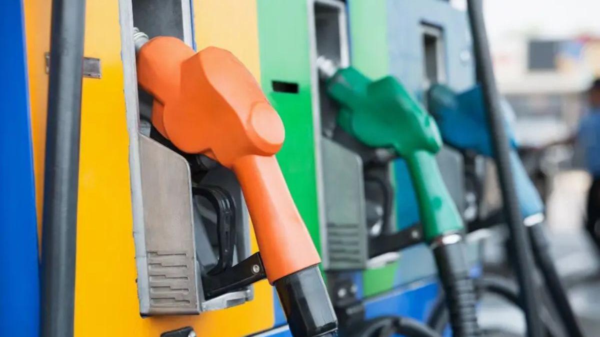 Nayara Energy hikes petrol, diesel prices; netizens anxious if other retailers take cue