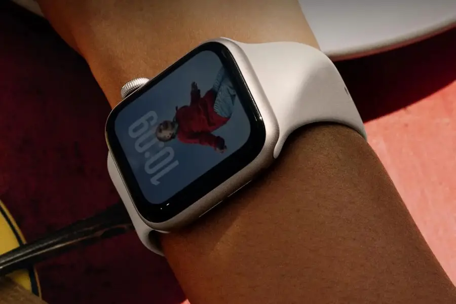 Amazon sale: Big discounts on smartwatches from Samsung, OnePlus, Apple