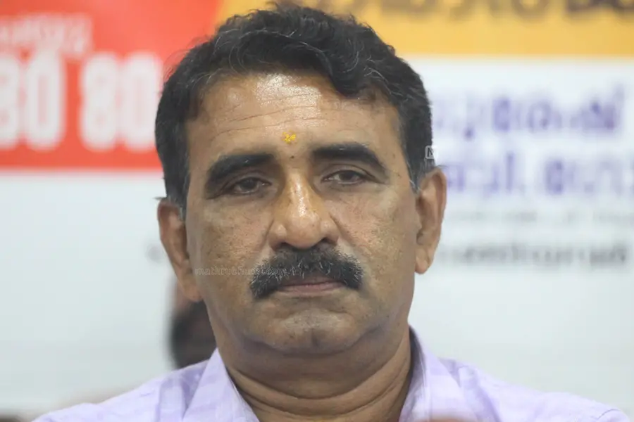 ബി. ഗോപാലകൃഷ്ണന്റെ വർഗീയ പരാമർശം: എന്ത് നടപടി എടുത്തെന്ന് തിരഞ്ഞെടുപ്പ് കമ്മീഷനോട് ഹൈക്കോടതി