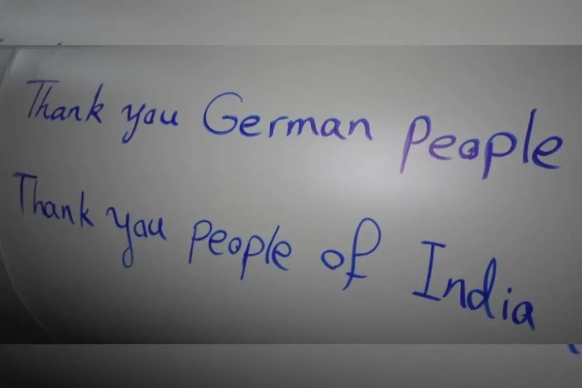 A visual showing the inscription on an Iranian missile