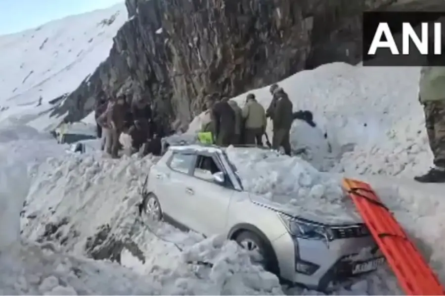 Srinagar-Leh-Avalanche
