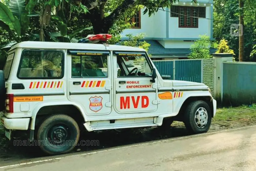 അഴിമതിക്കാണ് ലൈസൻസ്; കൊല്ലത്ത് ഡ്രൈവിങ് ലൈസൻസ് അനുവദിക്കുന്നത് ഡ്രൈവിങ്‌സ്‌കൂൾ ഉടമകളെന്ന് കണ്ടെത്തൽ