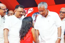 'ഈ യാത്ര ഇതുതുടരും..',രാജ്യത്ത് ആരും ജീവിക്കാൻ കൊതിക്കുന്ന സംസ്ഥാനമായി കേരളം മാറി-പിണറായി