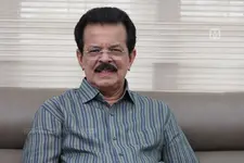 മങ്കടയിലും വാഗ്ദാനം; മെഗാ സ്റ്റാറ്റസ് ചലഞ്ച്, കൂടുതൽ കാഴ്ചക്കാരുണ്ടായാൽ ദിവസവും 5000 രൂപയുമായി KMCC