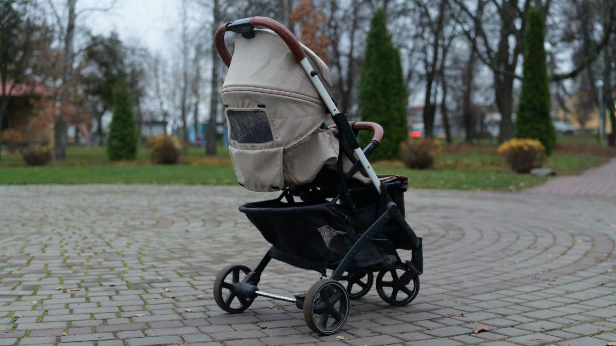Tragedy hits Brooklyn: Baby in stroller killed by stray bullet in moped ...