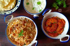 മഷ്റൂം ബിരിയാണിയും സ്പൈസി പൈനാപ്പിൾ ഫ്രൈയും ട്രൈ ചെയ്താലോ ?