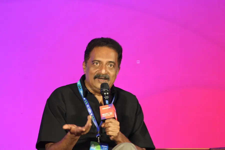 'അമ്മയുടെ വിശ്വാസത്തെ തടയാൻ ഞാൻ ആരാണ്?’; പരിഹസിച്ചവർക്ക് പ്രകാശ് രാജിന്റെ മറുപടി