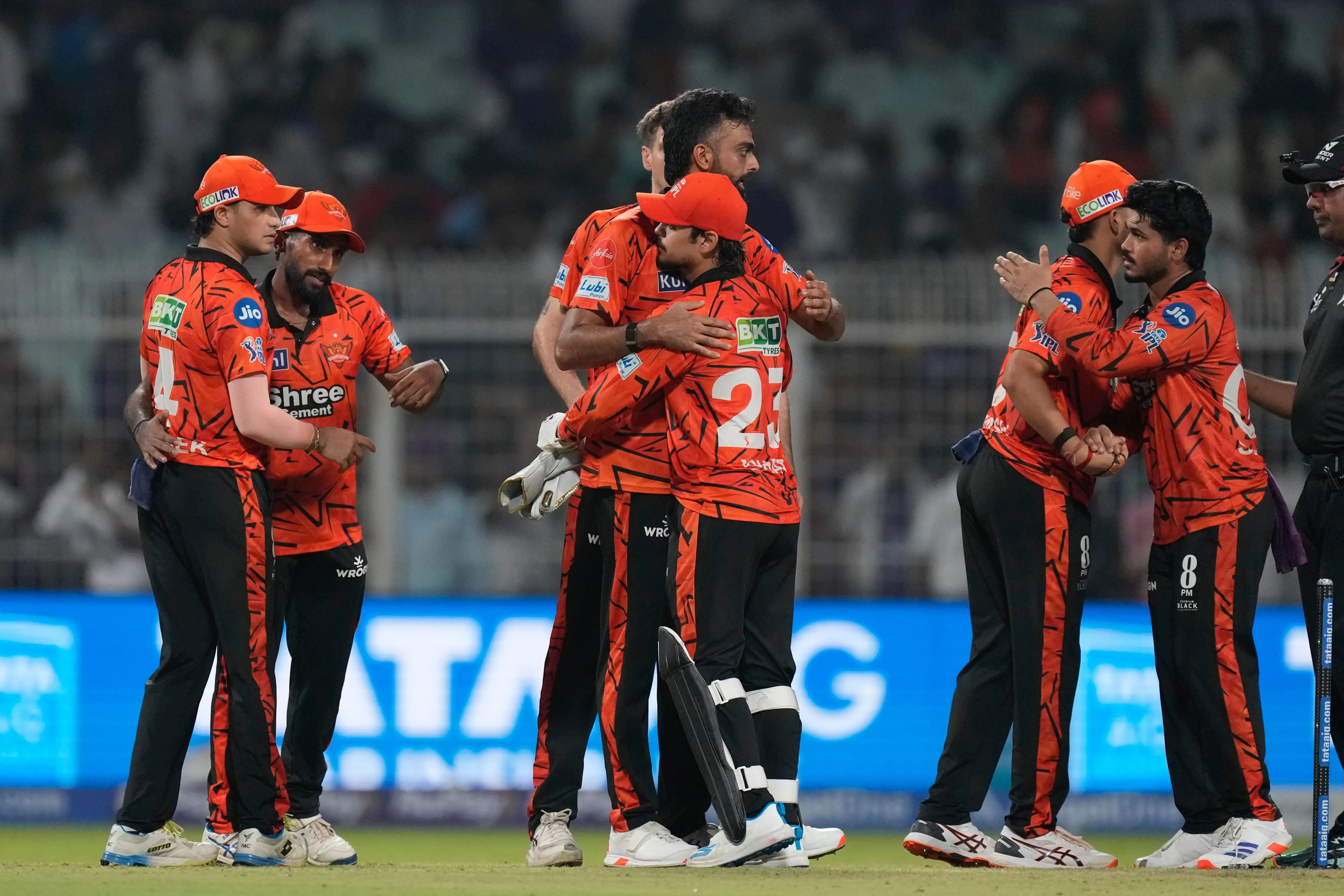 Sunrisers Hyderabad's players celebrates after winning the IPL match against Kolkata Knight Riders | Photo: AP
