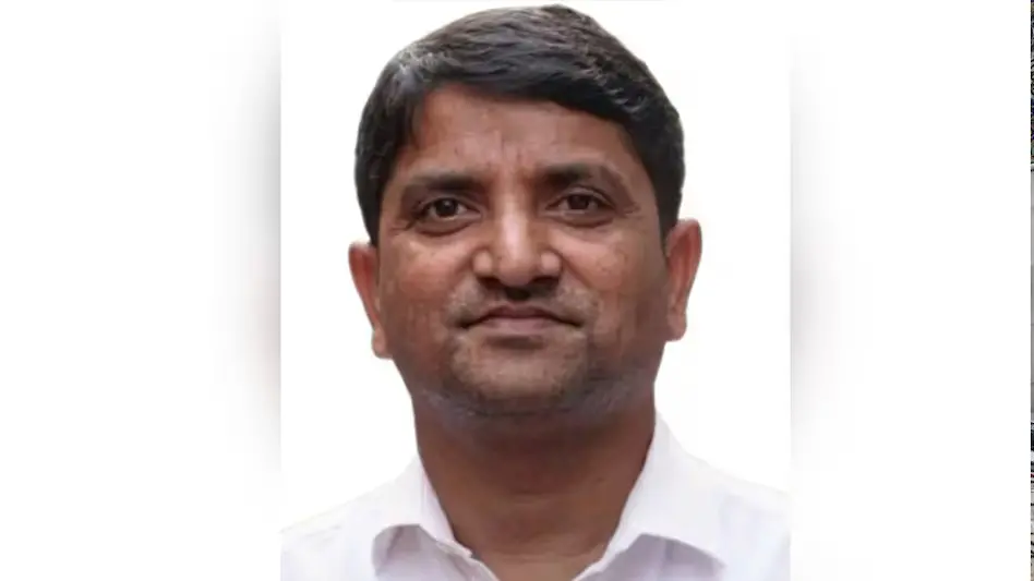 Mofakkarul Islam, the key accused and alleged mastermind in the Malda judicial officers hostage case, was arrested at Bagdogra Airport.