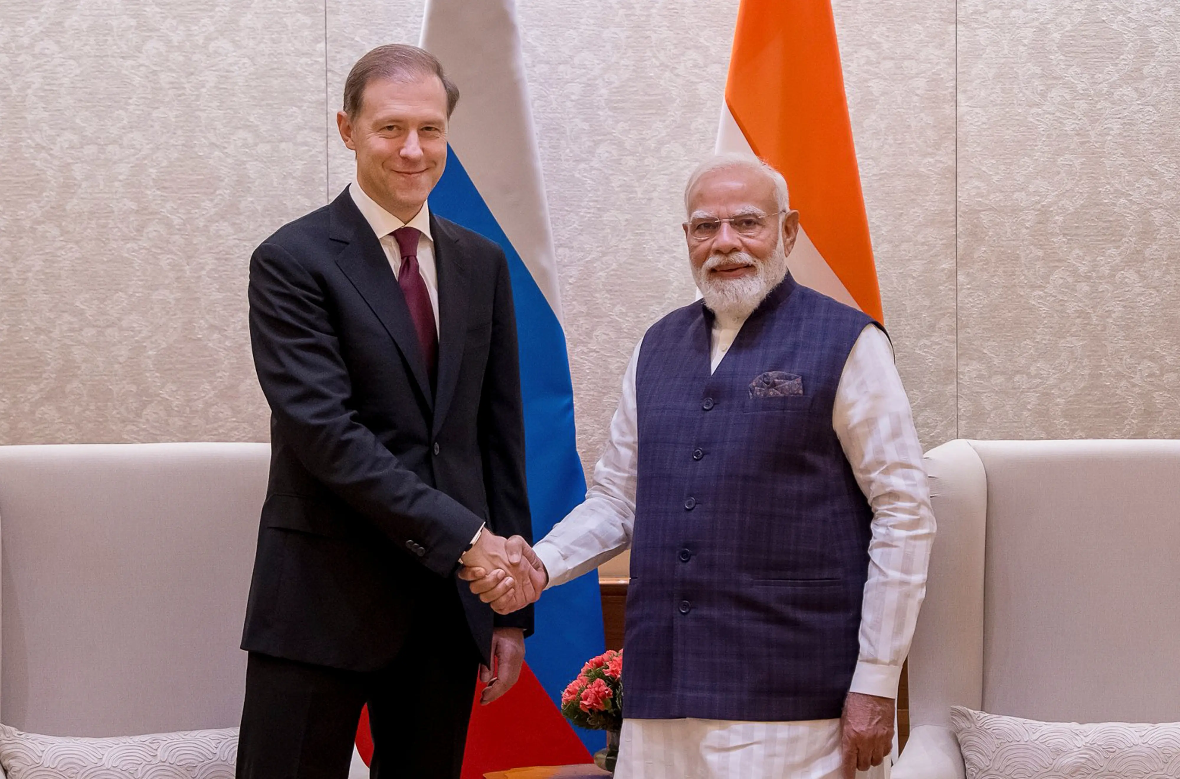 ഡെനിസ് മാന്തുറോവും നരേന്ദ്ര മോദിയും | PHOTO: PTI