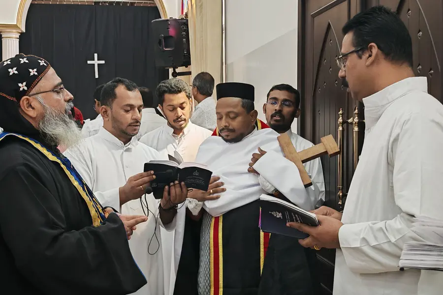 ഒമാനിലെ ക്രൈസ്തവ ആരാധനാലയങ്ങളിൽ നടന്ന ദു:ഖവെള്ളി ശുശ്രൂഷകളിൽ നിരവധി വിശ്വാസികൾ പങ്കെടുത്തു