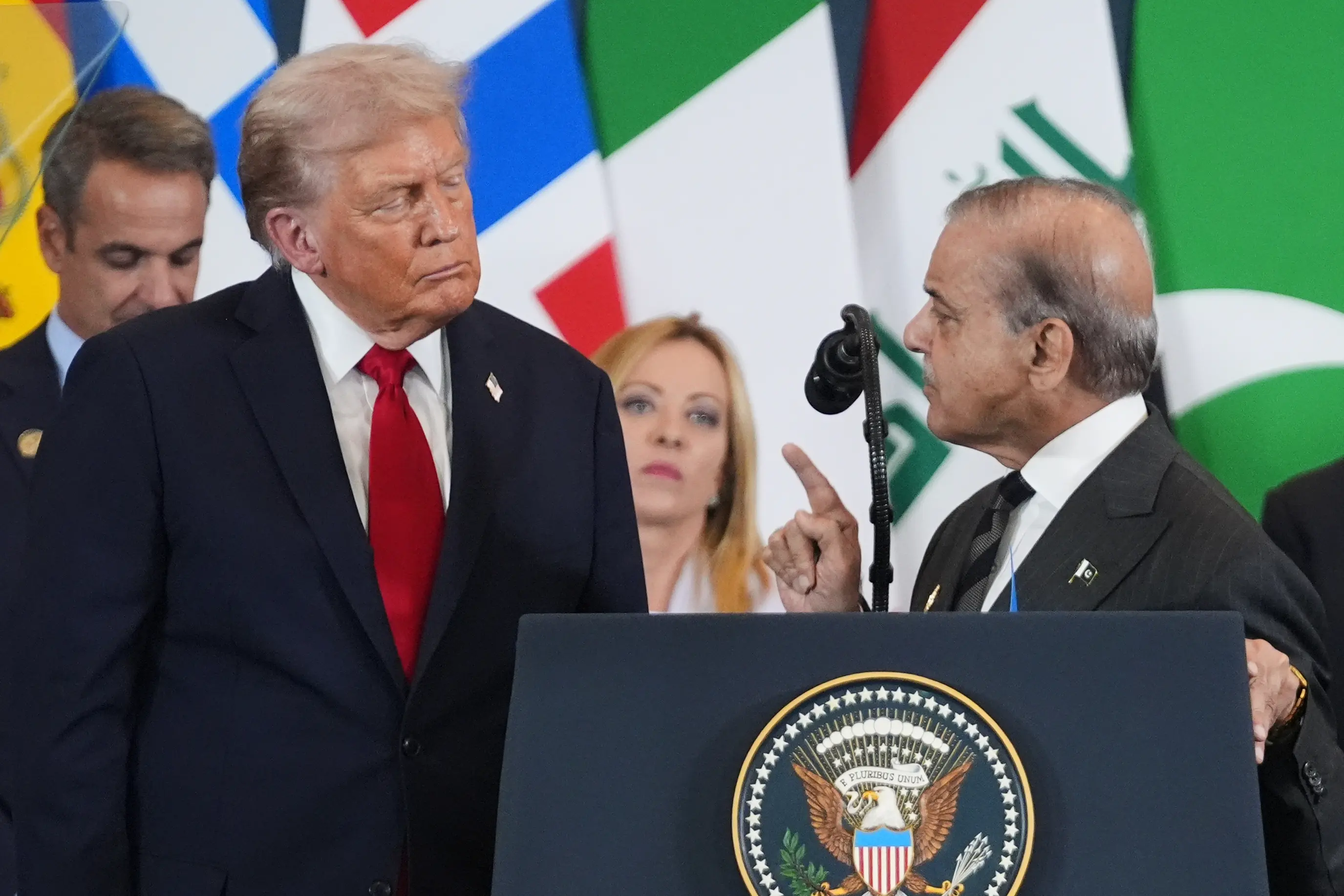ഡൊണാള്ഡ് ട്രംപ്, ഷഹബാസ് ഷെരീഫ് (ഫയല്ചിത്രം) | Photo : AP