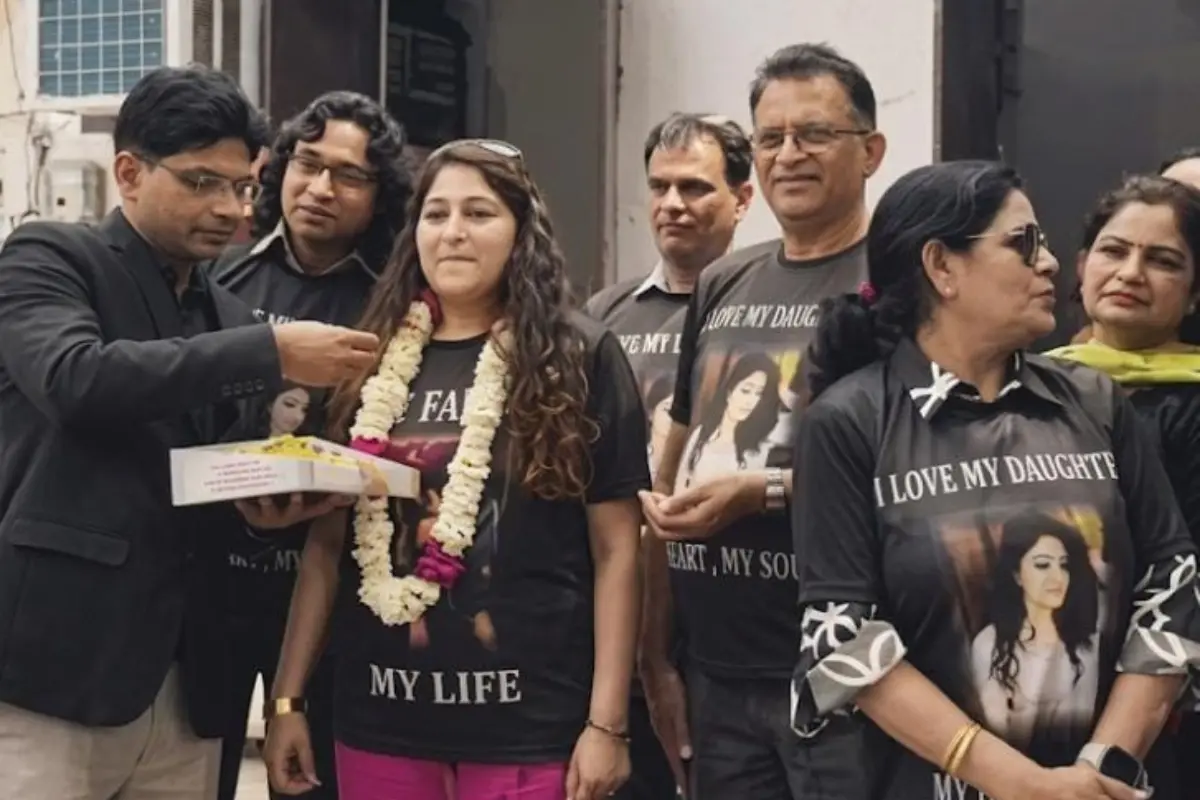 A Meerut family broke social norms by celebrating their daughter's divorce with drums, sweets and a homecoming procession