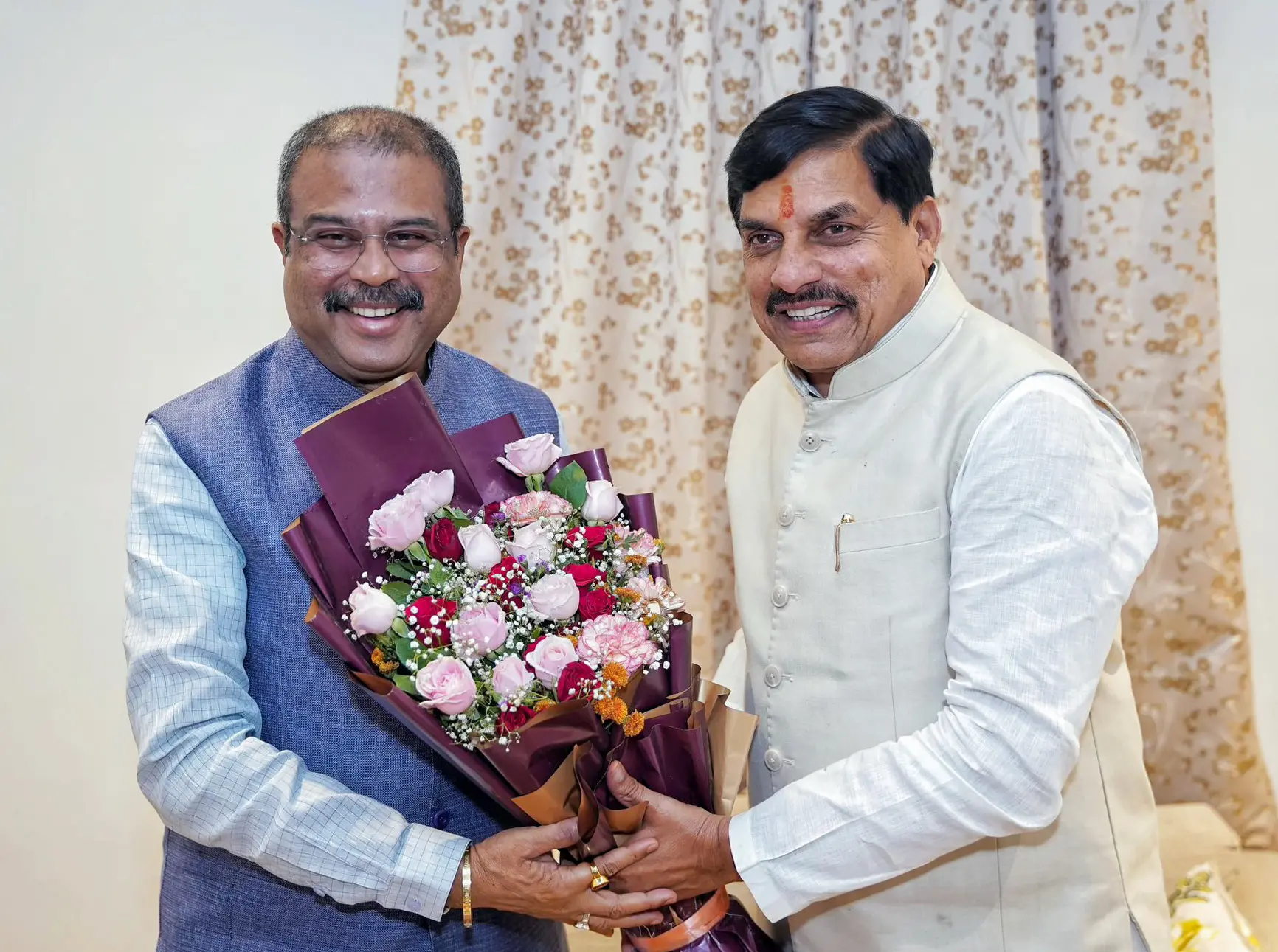 ധര്‍മ്മേന്ദ്ര പ്രധാനും മോഹൻ യാദവും | Photo: X/ @CMMadhyaPradesh/ANI Photo)