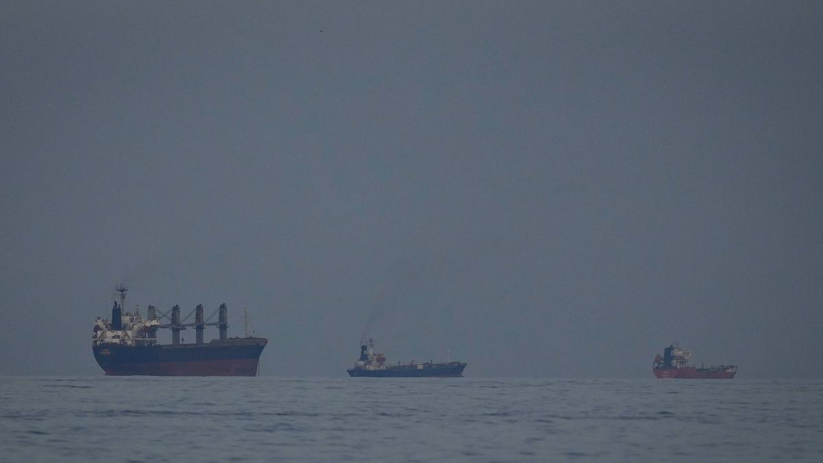 Oman, Iran discuss easing Strait of Hormuz passage as war disrupts global oil shipping