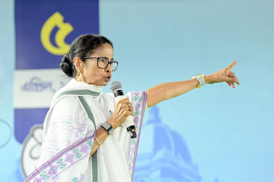 Mamata urges electors to cast vote to 'take revenge' for deletion of names from rolls | Mathrubhumi English