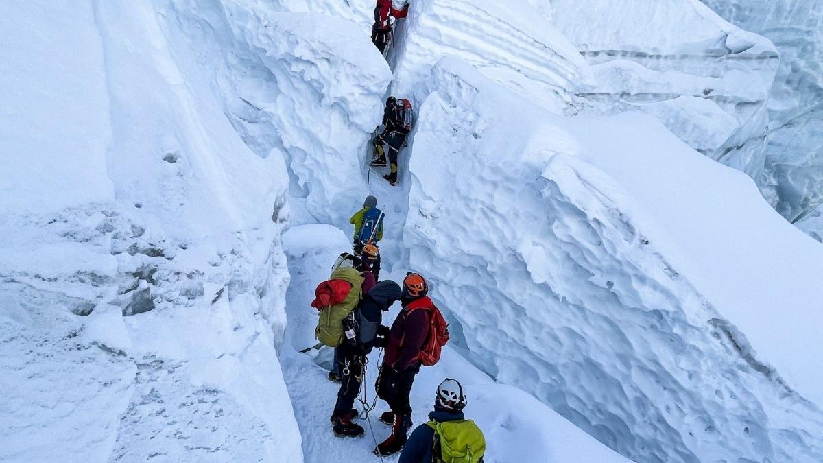 Did Nepal sherpas poison Mount Everest trekkers? What’s real and what’s not