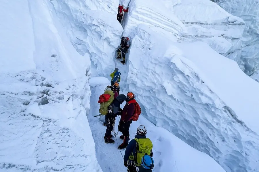 Did Nepal sherpas poison Mount Everest trekkers? What’s real and what’s not