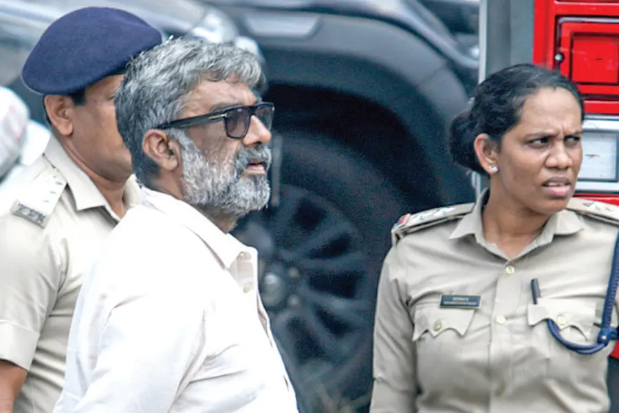 കാരവാനിൽ രഞ്ജിത്ത് മാത്രം; അതിക്രമത്തിന് ശേഷം നടിയെ വിളിക്കാൻ ശ്രമിച്ചു, ഫോണെടുത്തില്ല