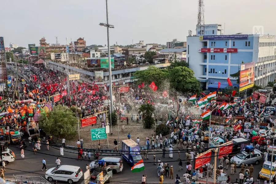 പരസ്യപ്രചാരണത്തിന് ആവേശത്തോടെ കൊടിയിറക്കം; ഹരിപ്പാട്ട് സംഘർഷം, പത്ത് പേർക്ക് പരിക്ക്