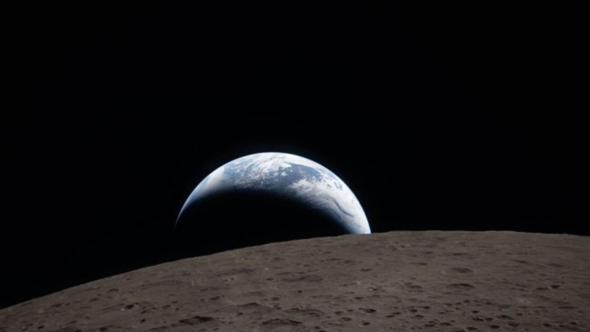 Artemis II crew clicks rare ‘Earthset’ photo from Moon’s dark side