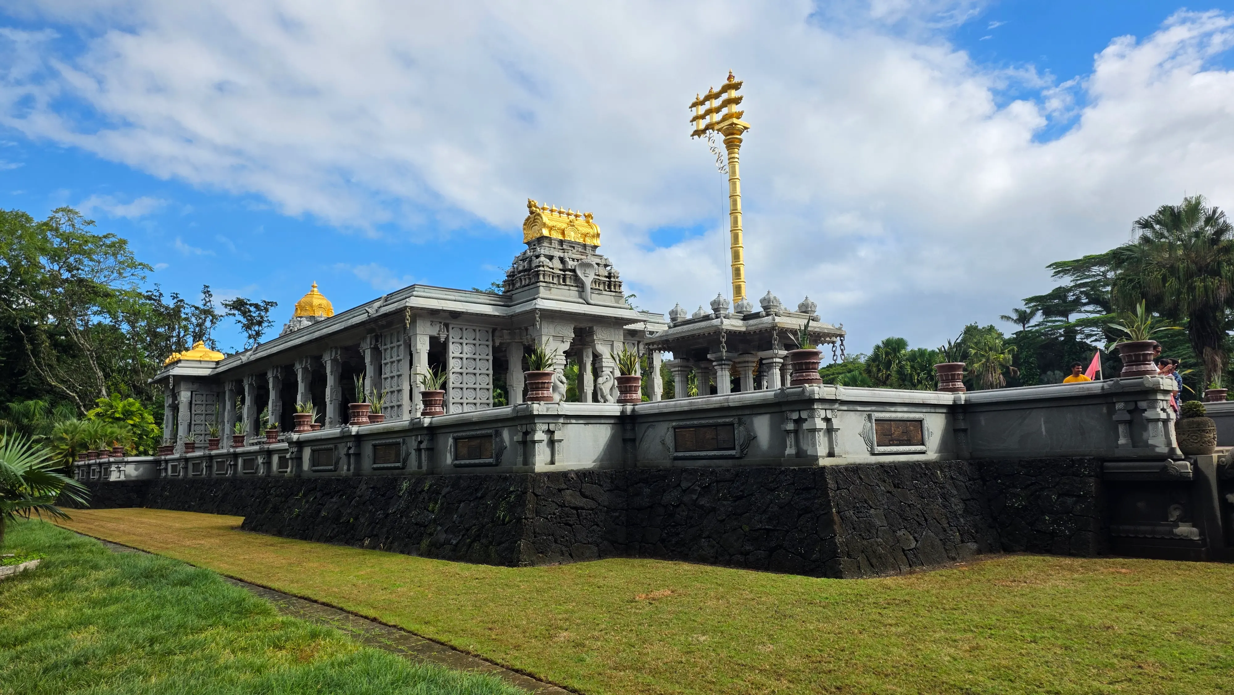 ക്വവായ് ഹിന്ദു മൊണാസ്ട്രി