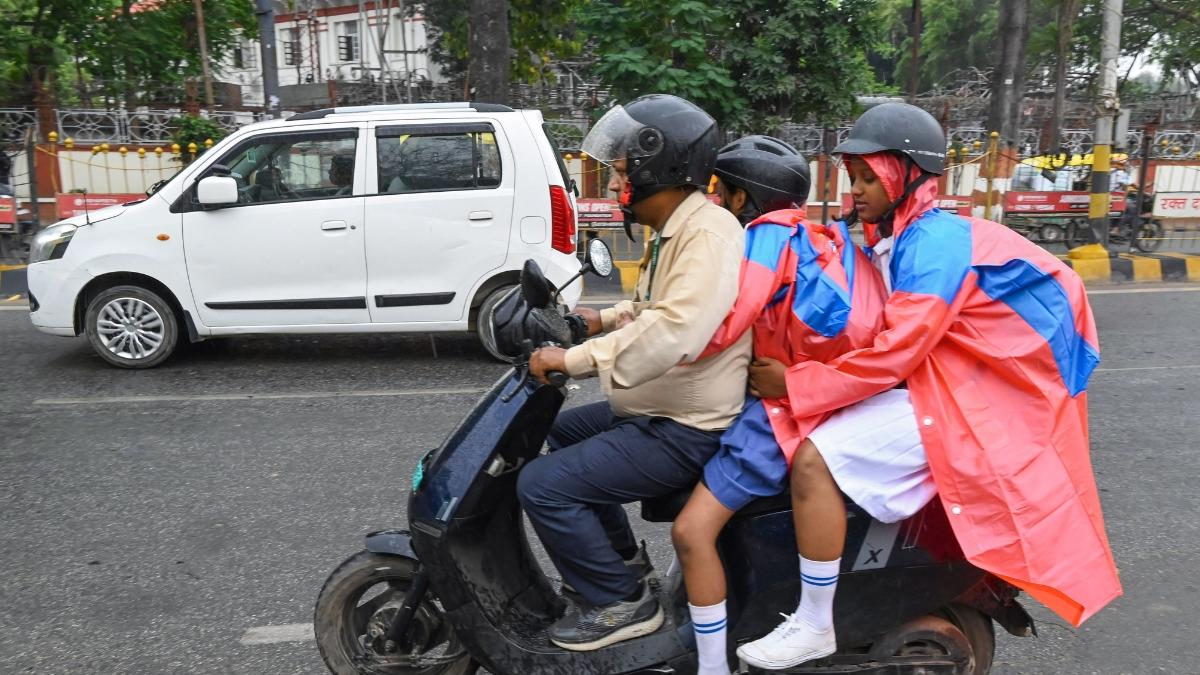 IMD alerts: Heavy rain and hail for North, East India; Delhi braces for 50 kmph gusts