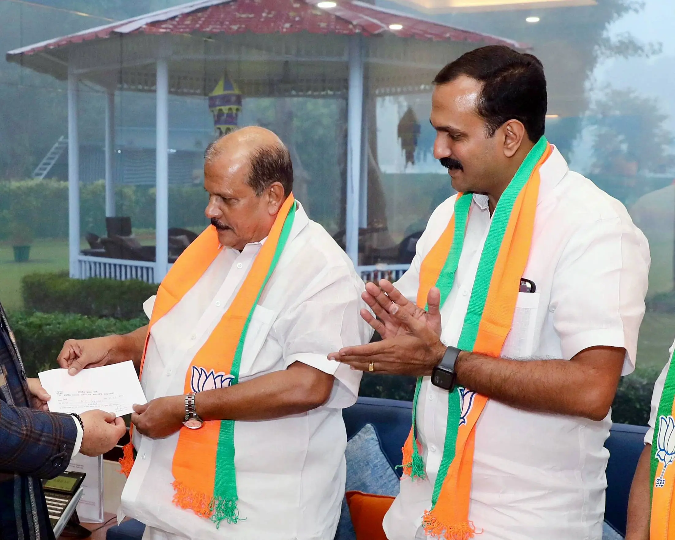 പി.സി.ജോര്ജും ഷോണ് ജോര്ജും