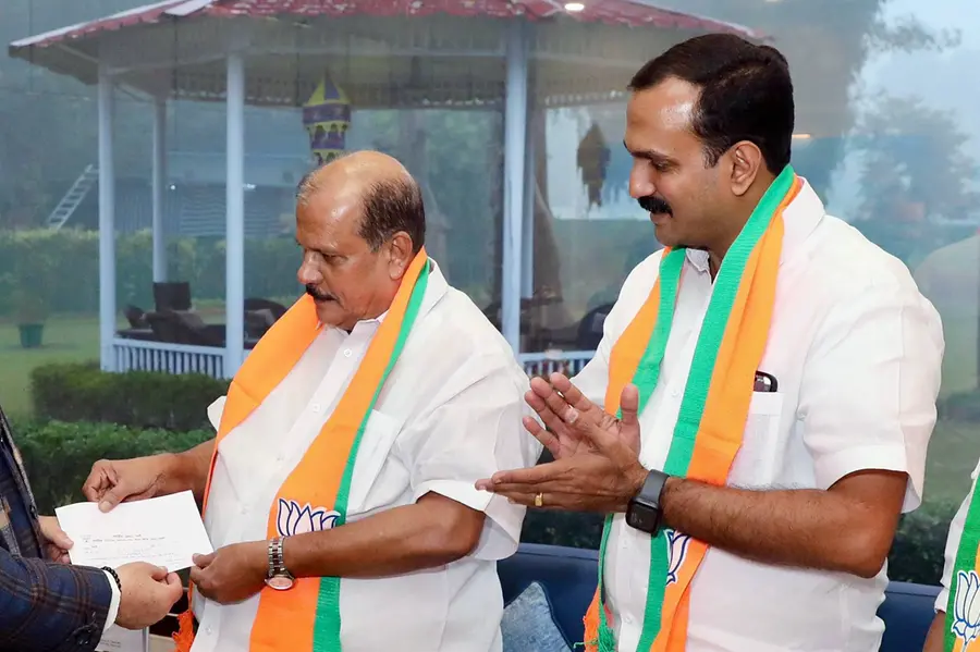 ഫലം വരുംമുമ്പ് പൊട്ടിത്തെറിച്ച് പിസിയും ഷോണും; ബിജെപിയുടെ ക്രിസ്ത്യൻ സ്വപ്നങ്ങൾക്ക് വിള്ളൽവീണോ