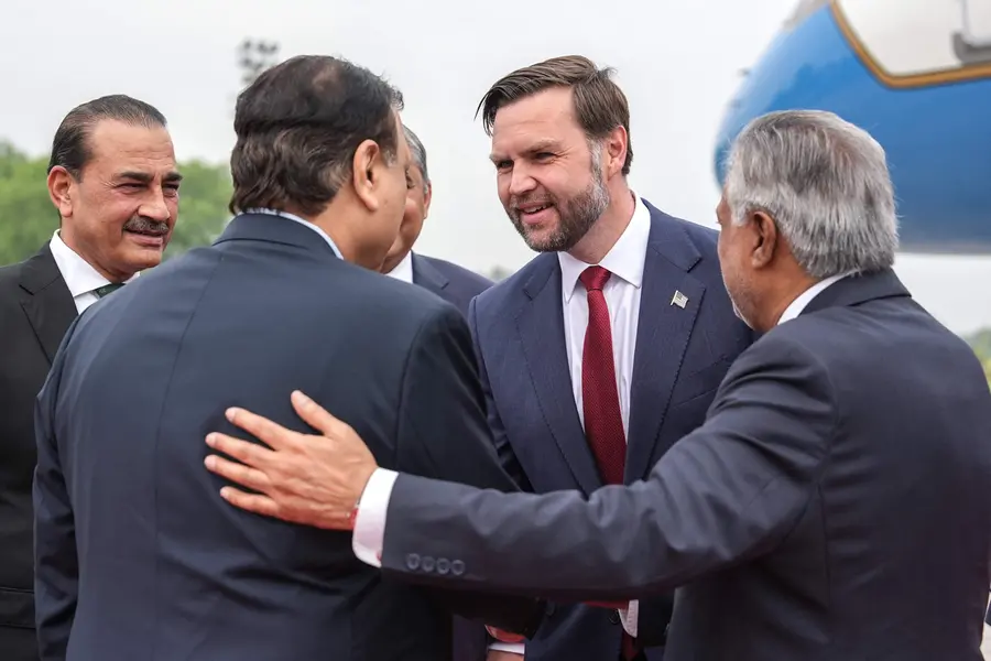 നിക്ഷേപം വിട്ടുനൽകാൻ യുഎസ് സമ്മതിച്ചതായി ഇറാൻ,നിഷേധിച്ച് US, ഹോർമുസിലേക്ക് നീങ്ങി കപ്പലുകൾ