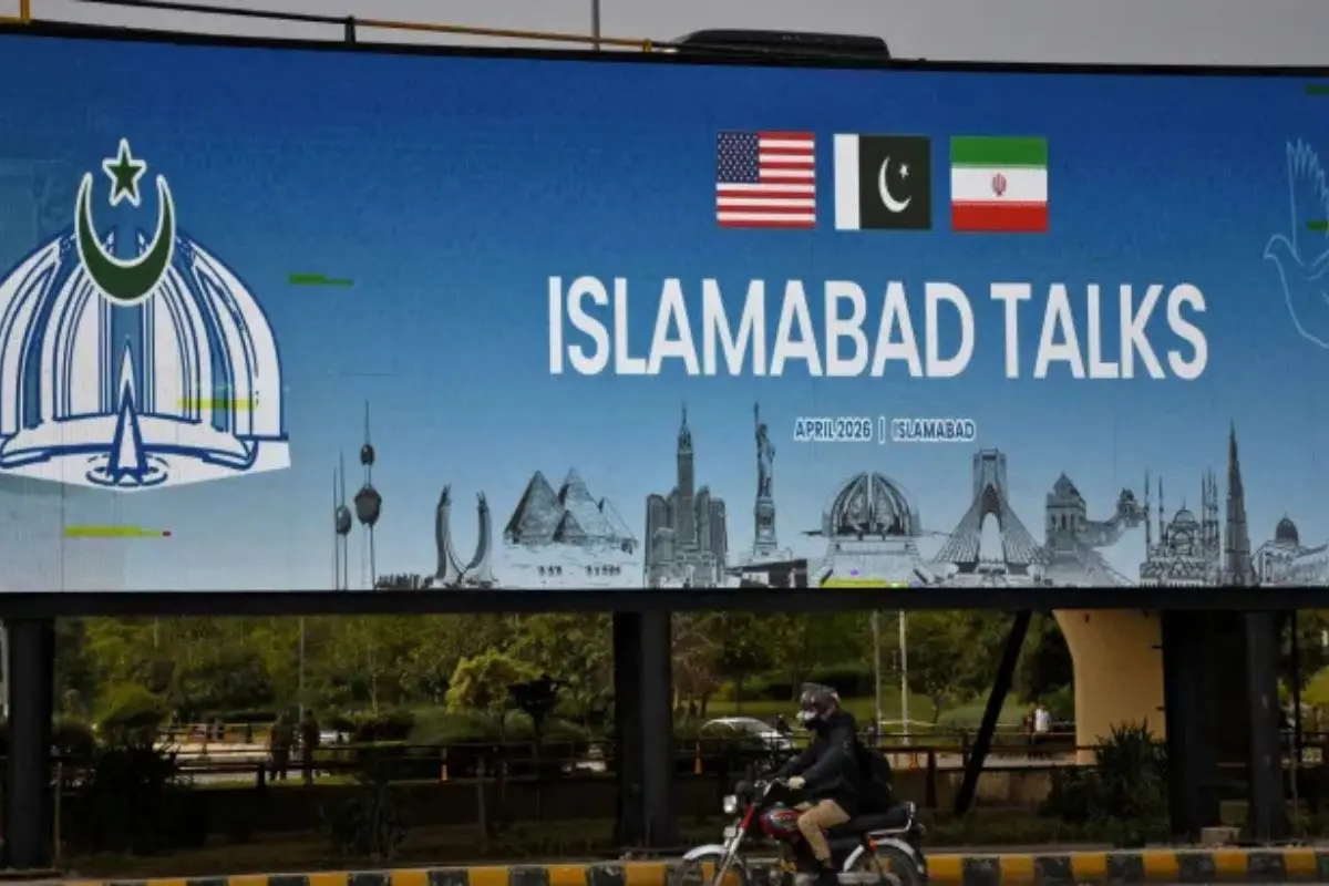 A billboard in Islamabad on US–Iran peace talks in April 2026, as high-stakes negotiations unfold amid rising Middle East tensions. (Photo: X)
