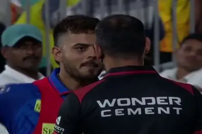 CSK vs DC: Nitish Rana confronts umpire over Stubbs’ denied glove change