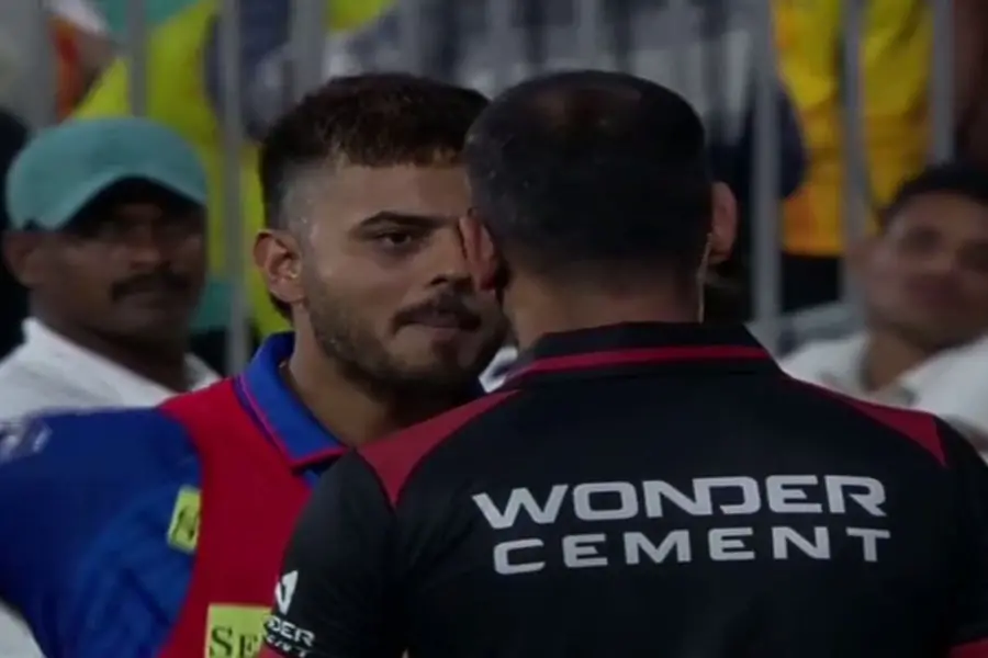 CSK vs DC: Nitish Rana confronts umpire over Stubbs’ denied glove change