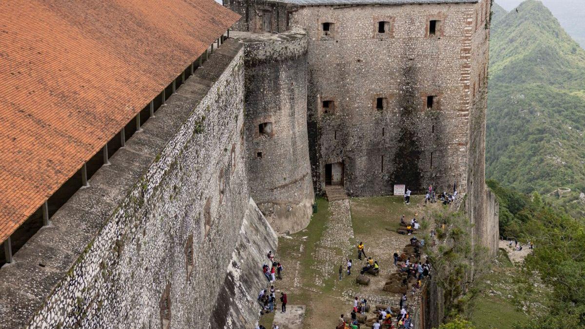 Stampede at Citadelle Henri in Haiti kills 30 during tourist gathering