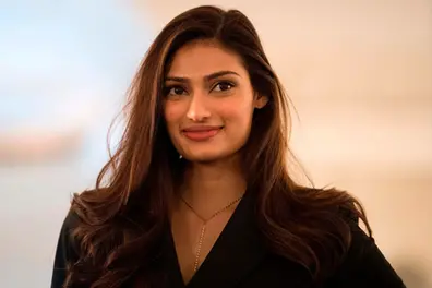 Athiya Shetty posts Lata Mangeshkar for Asha Bhosle, netizens ask ‘how clueless can you be?’