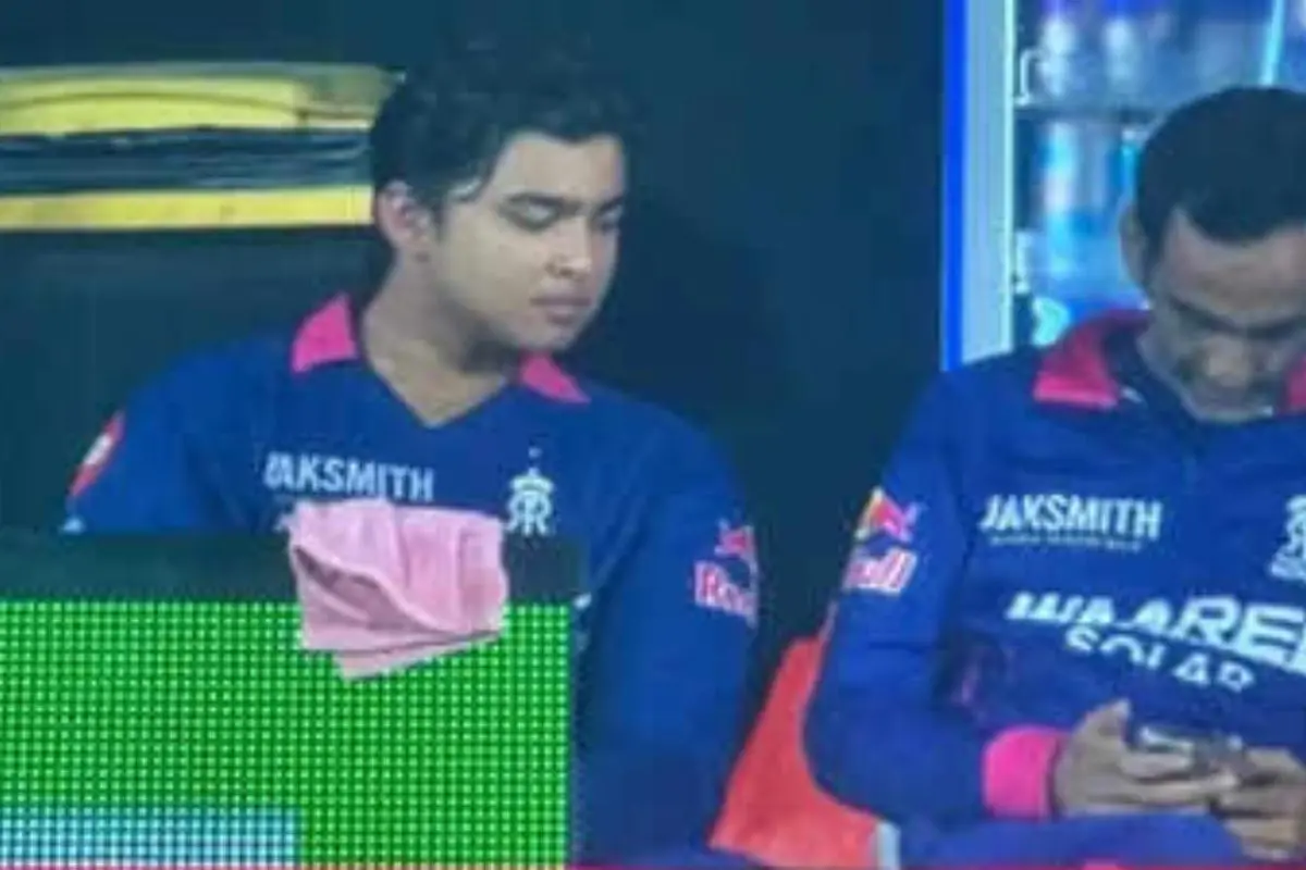 Rajasthan Royals' team manager Romi Bhinder using mobile phone in team dugout. | Screengrab/X