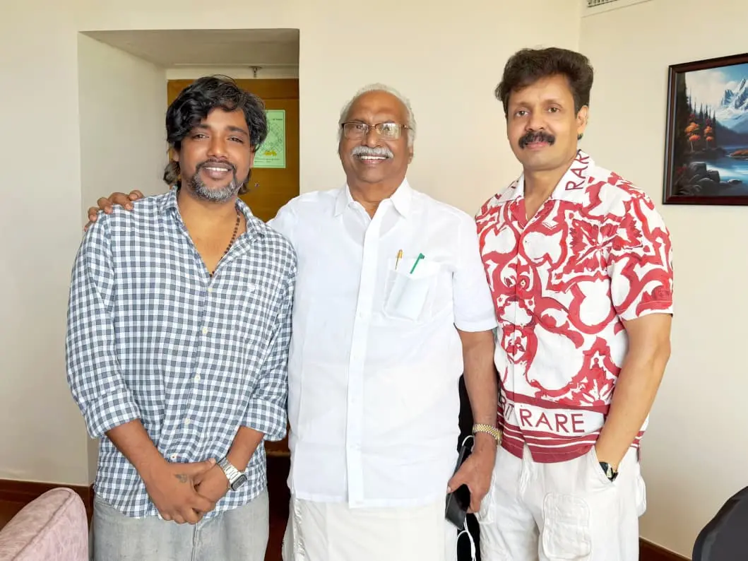 ഗോകുലം ഗോപാലനൊപ്പം സംവിധായകൻ സവിൻ സാ | ഫോട്ടോ: അറേഞ്ച്ഡ്
