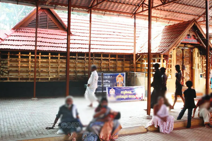Person walks away with Lord Ayyappa’s ‘kaanipponnu’ from Kerala temple, returns it amid probe