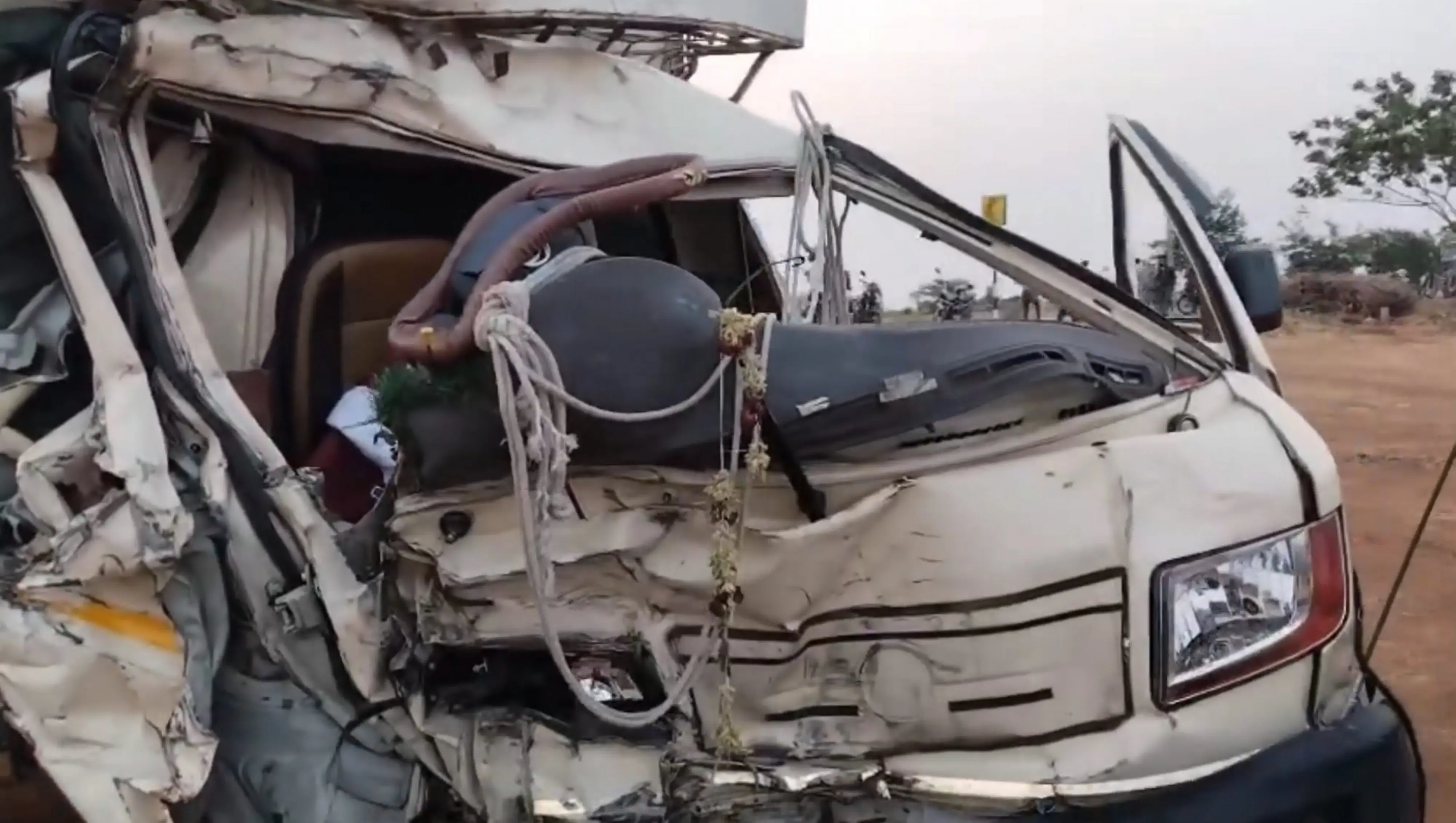 Tragic road accident in Kurnool, Andhra Pradesh, claims 8 lives