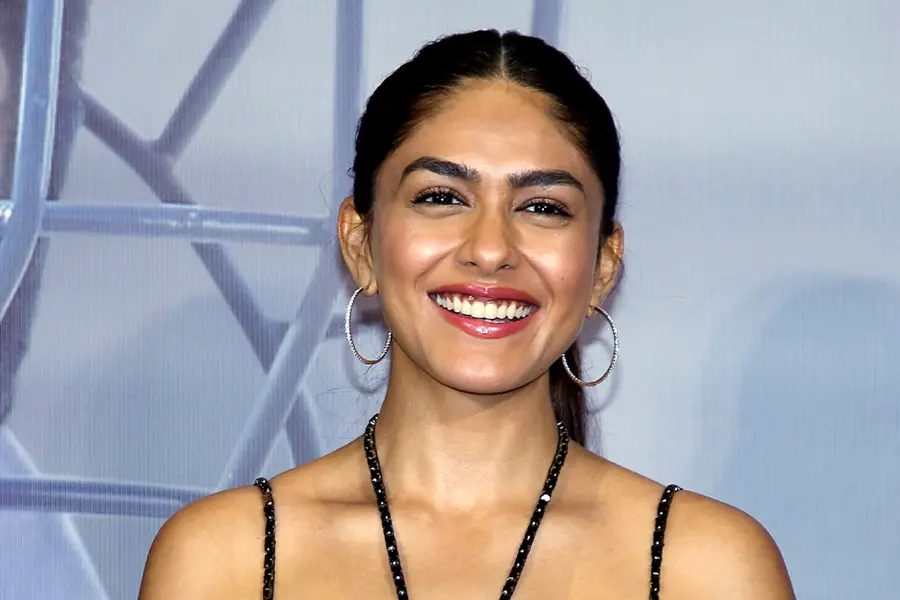 mrunal thakur
