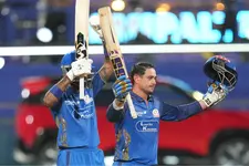 മുംബൈക്ക് കരുത്തായി ഡി കോക്കിന്റെ സെഞ്ചുറി; പഞ്ചാബിന് 196 റൺസ് വിജയലക്ഷ്യം
