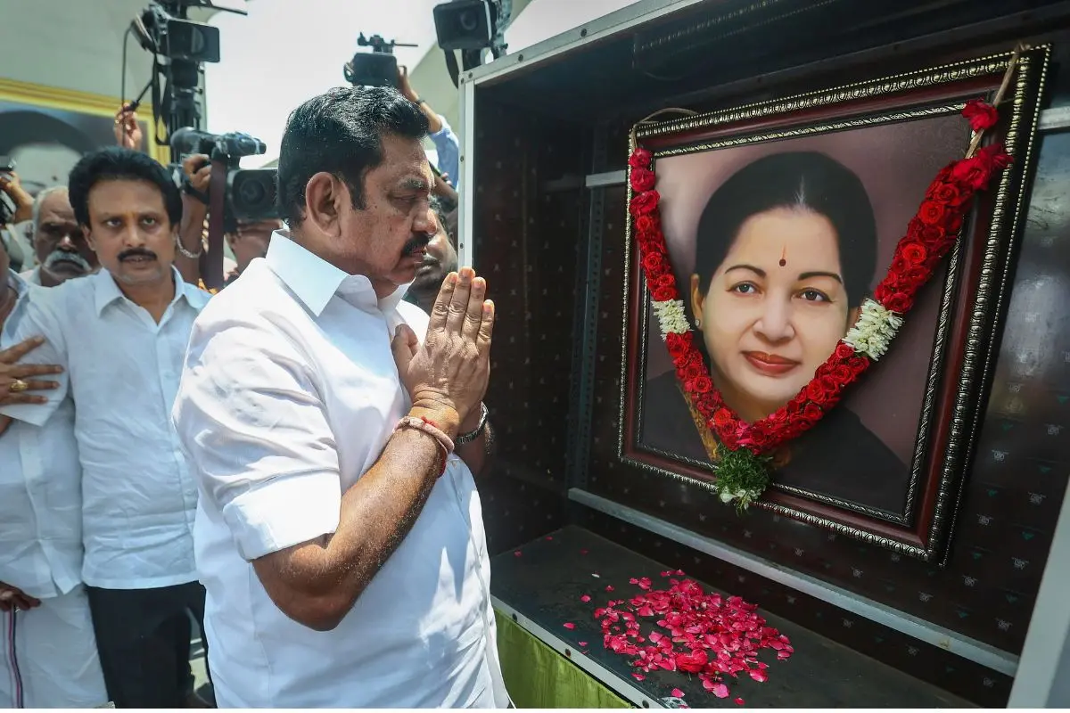 Edappadi K Palaniswami pays floral tribute to the portrait of J Jayalalithaa | Photo: PTI