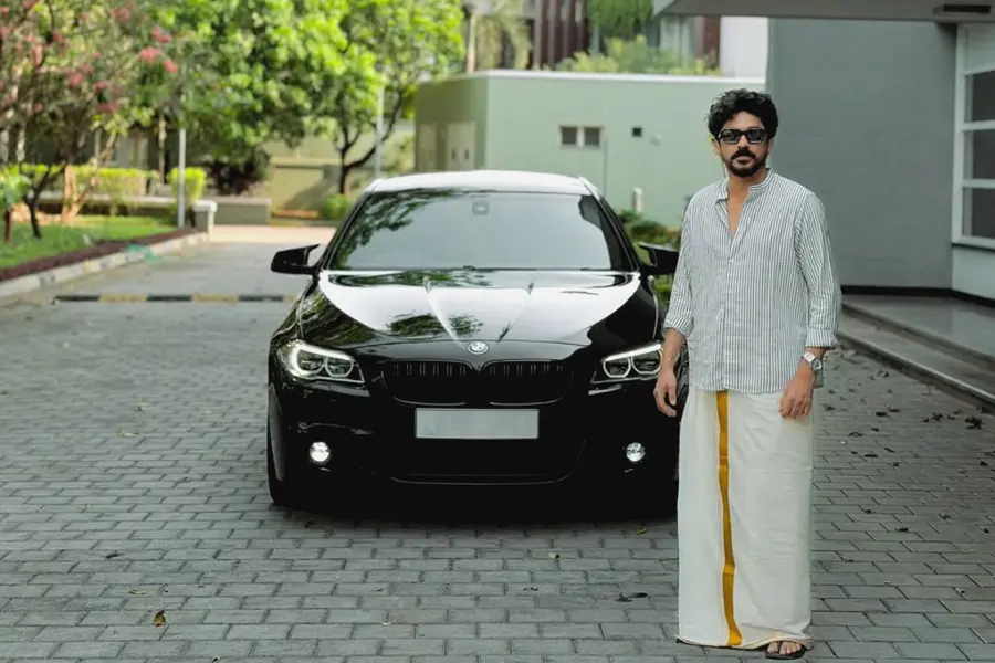 ഗിരിയേട്ടന്റെ മാത്രമല്ല, ഡോണിന്റെ സെറ്റപ്പും റിച്ചായി; BMW ആഡംബര സെഡാൻ സ്വന്തമാക്കി സാഗർ സൂര്യ