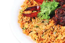 ചിക്കൻ ഫ്രൈഡ് റൈസിൽ ചിക്കനില്ലെന്ന് ആരോപണം; ഹരിപ്പാട്ട് യുവാവ് ഹോട്ടൽ അടിച്ചുതകർത്തു