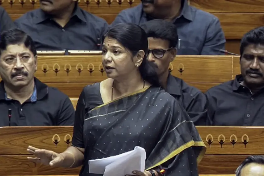കറുപ്പ് കാളിയുടെ നിറമെന്ന് മോദിക്ക് കനിമൊഴിയുടെ മറുപടി