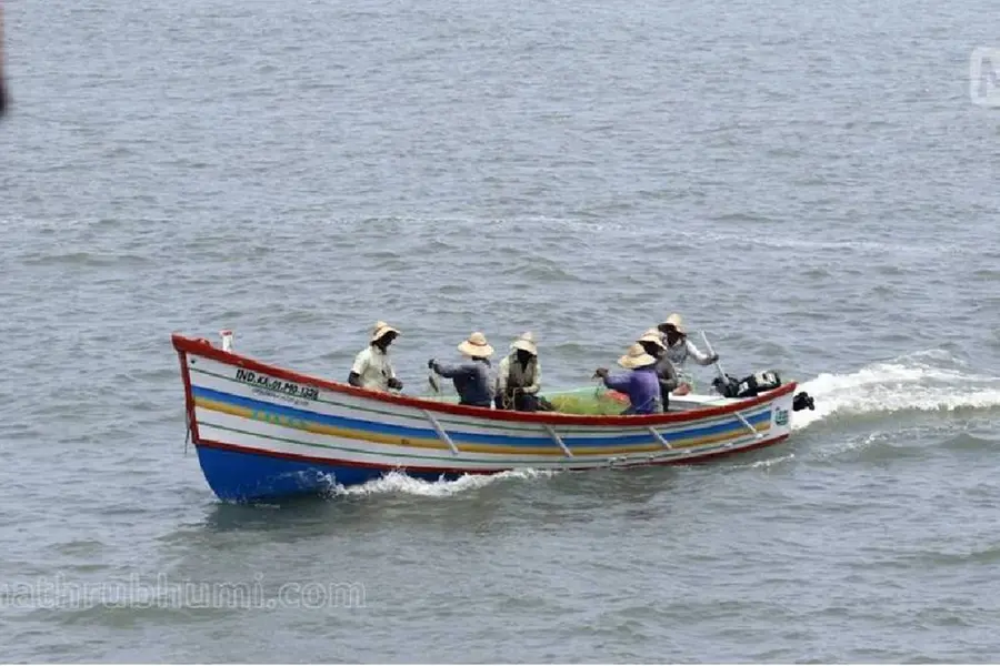 കടലിൽ ചുടുനീർ; മത്തിയടക്കം ആഴക്കടലിലേക്ക്, തൊഴിൽ നഷ്ടപ്പെട്ട് മത്സ്യത്തൊഴിലാളികൾ