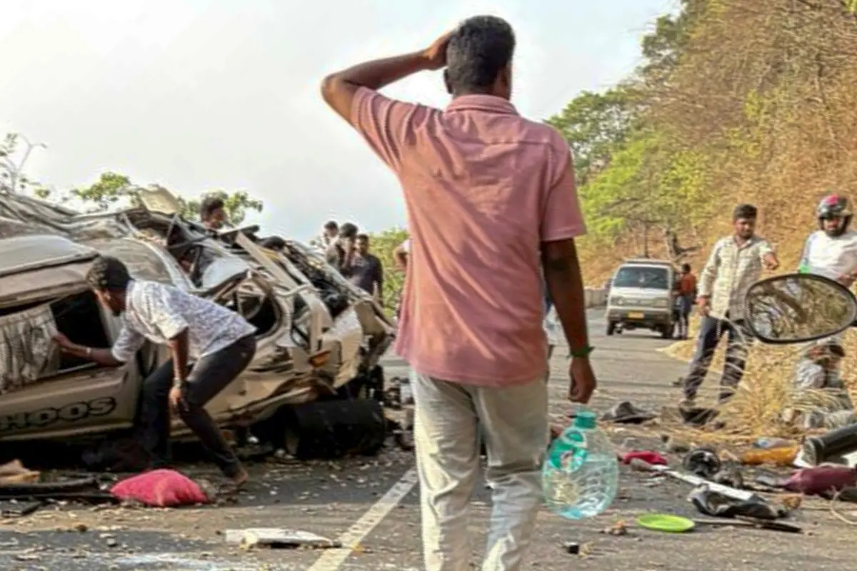 Valparai accident: Bodies of 9 Kerala tourists returned home to Malappuram under police escort