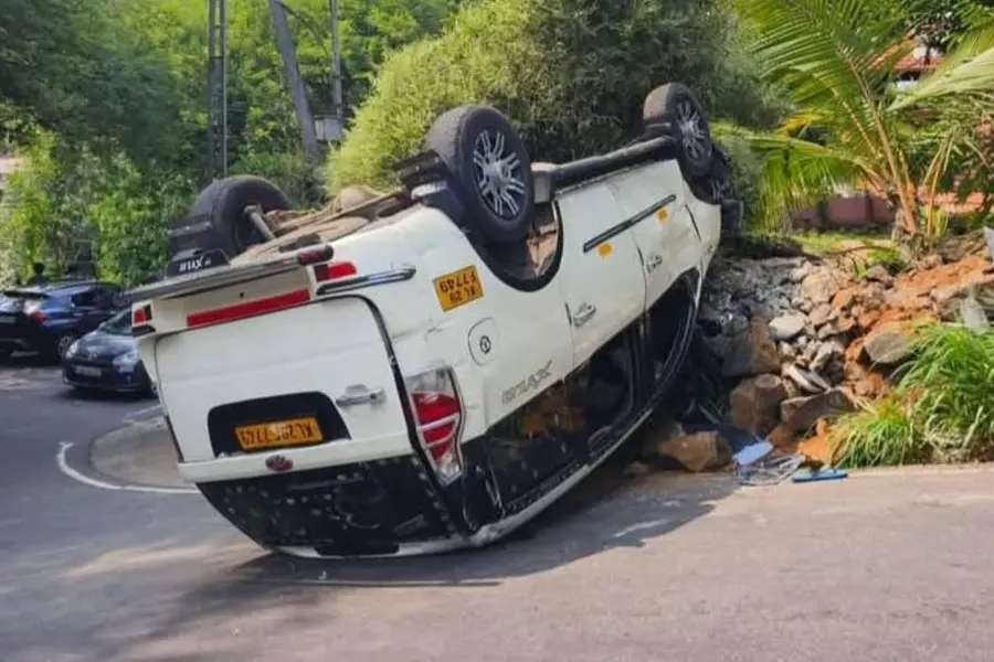 എരുമേലിയിൽ കാർ നിയന്ത്രണംവിട്ട് മറിഞ്ഞു; അഞ്ച് ശബരിമല തീർഥാടകർക്ക് പരിക്ക്