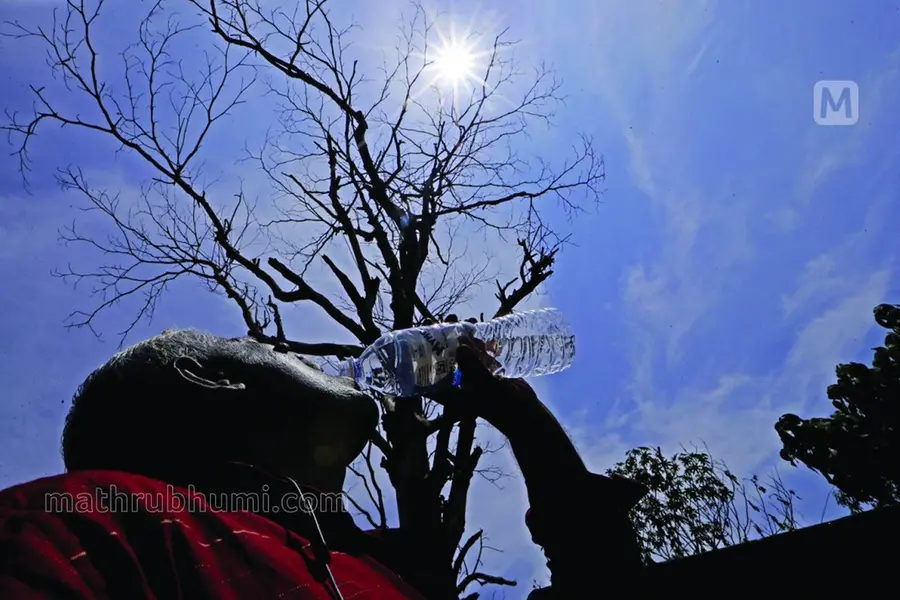 പകലും രാത്രിയിലും ചൂട് ഒരുപോലെ; വില്ലൻ പ്രതിചക്രവാതം, വേനൽമഴ കാത്ത് കേരളം