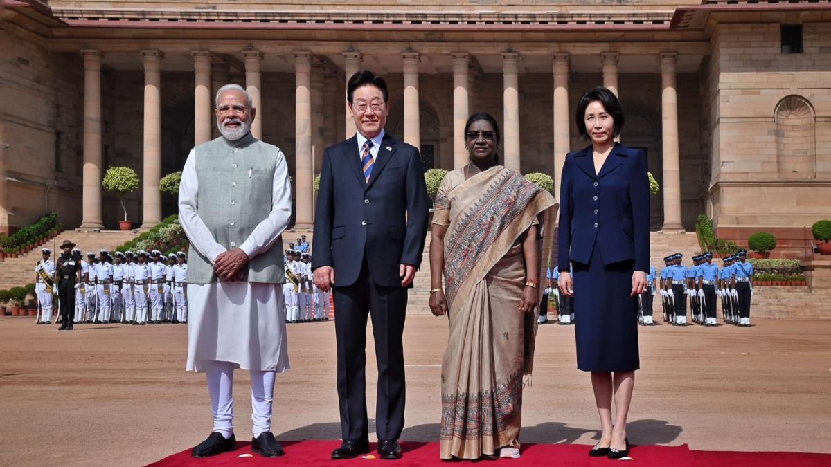 PM Modi welcomes South Korean President Lee Jae-myung with ceremonial honours
